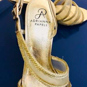 ADRIANNA PAPELL - New Gold Sandals - Size 9 ** Offer price drop until 12/01/22